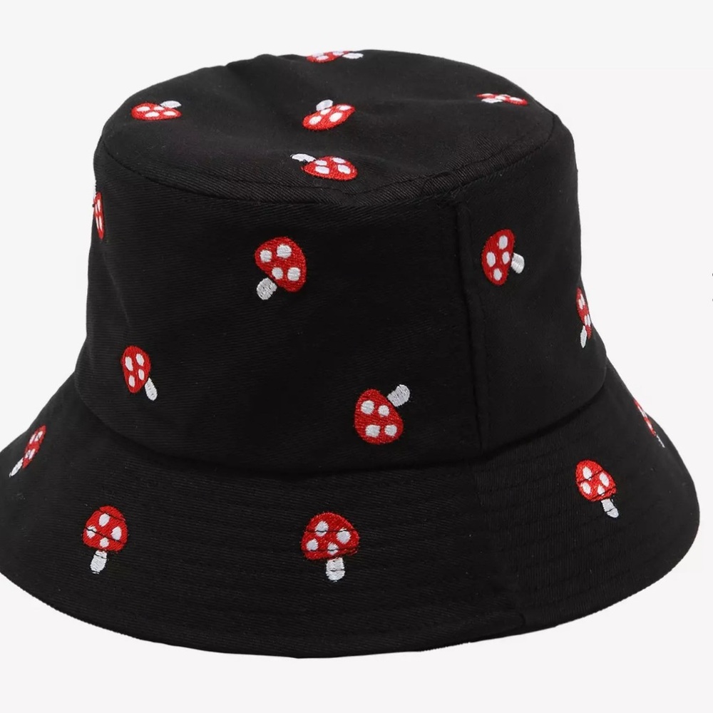 Hot Topic Black Bucket Hat with Red Mushroom Embroidery - Picture 2 of 4